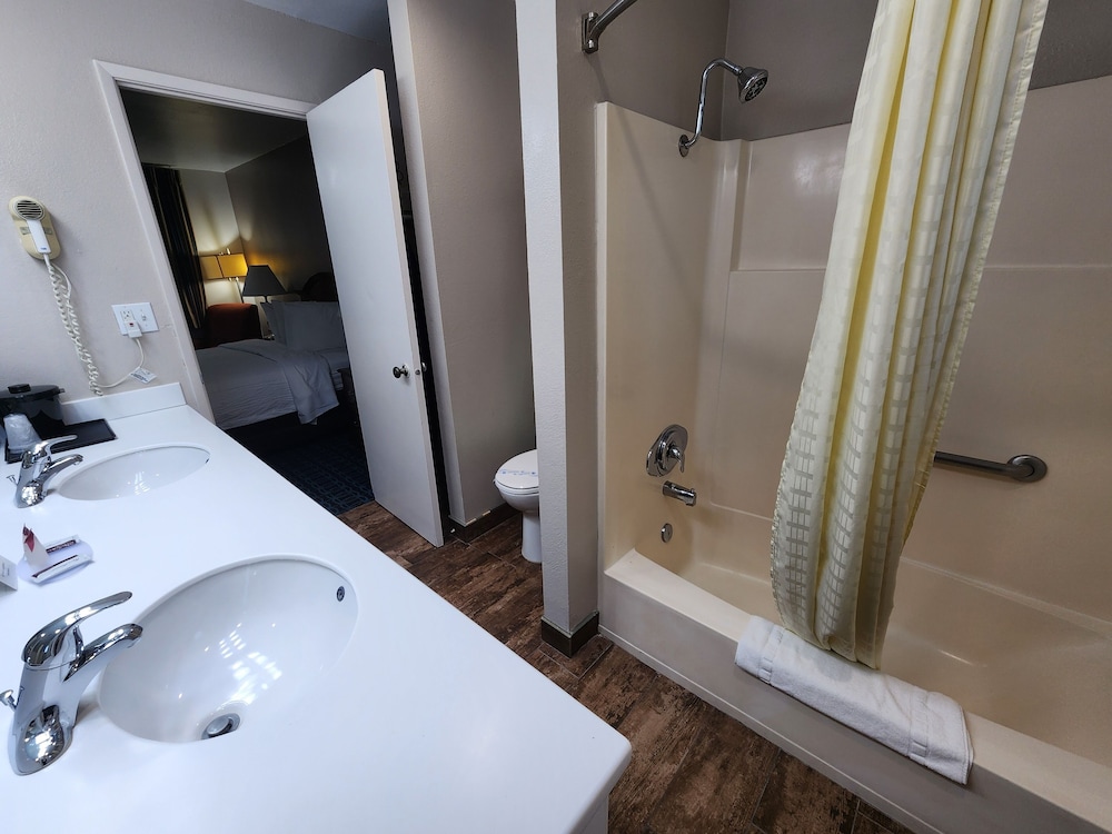 Room, 2 Double Beds, Non Smoking photo 3