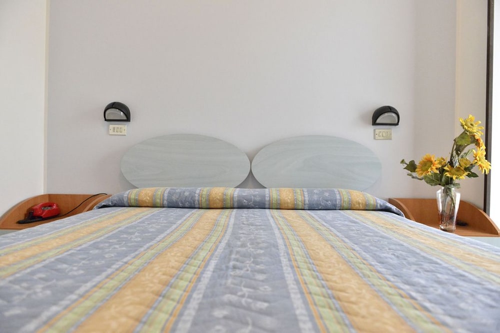 Double or Twin Room photo 2