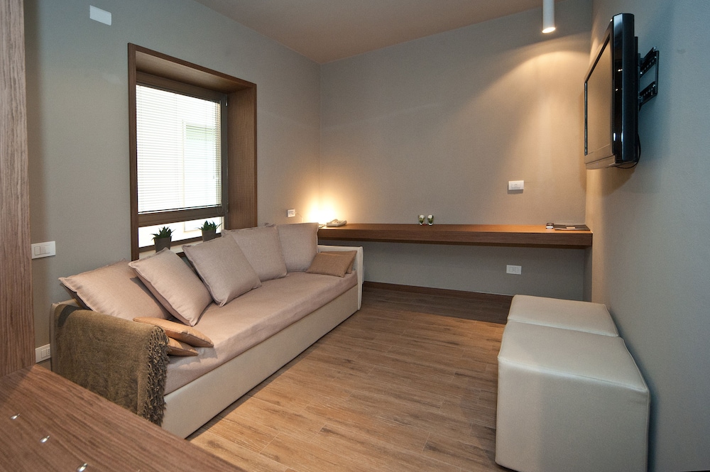 Basic Triple Room photo 2