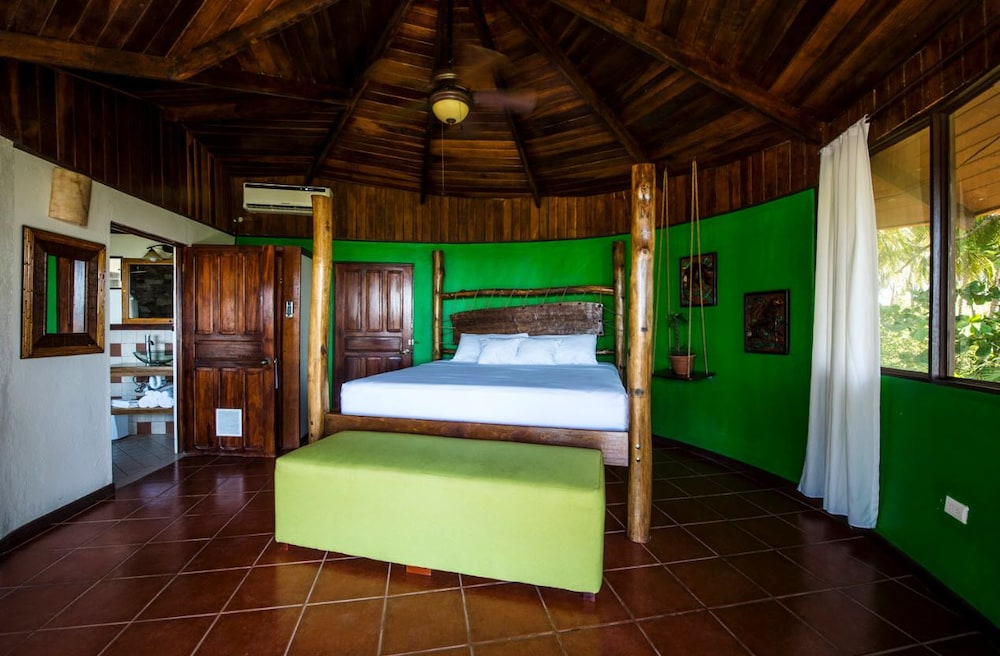 Classic Quadruple Room, Garden View photo 2
