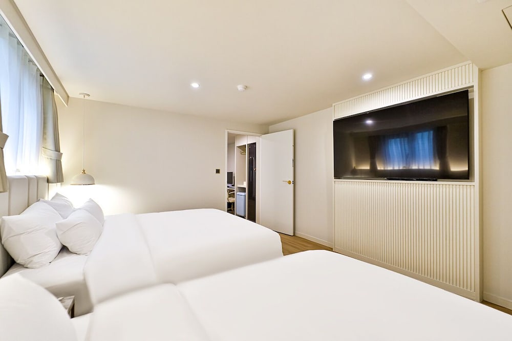 Family Suite - Photo 7