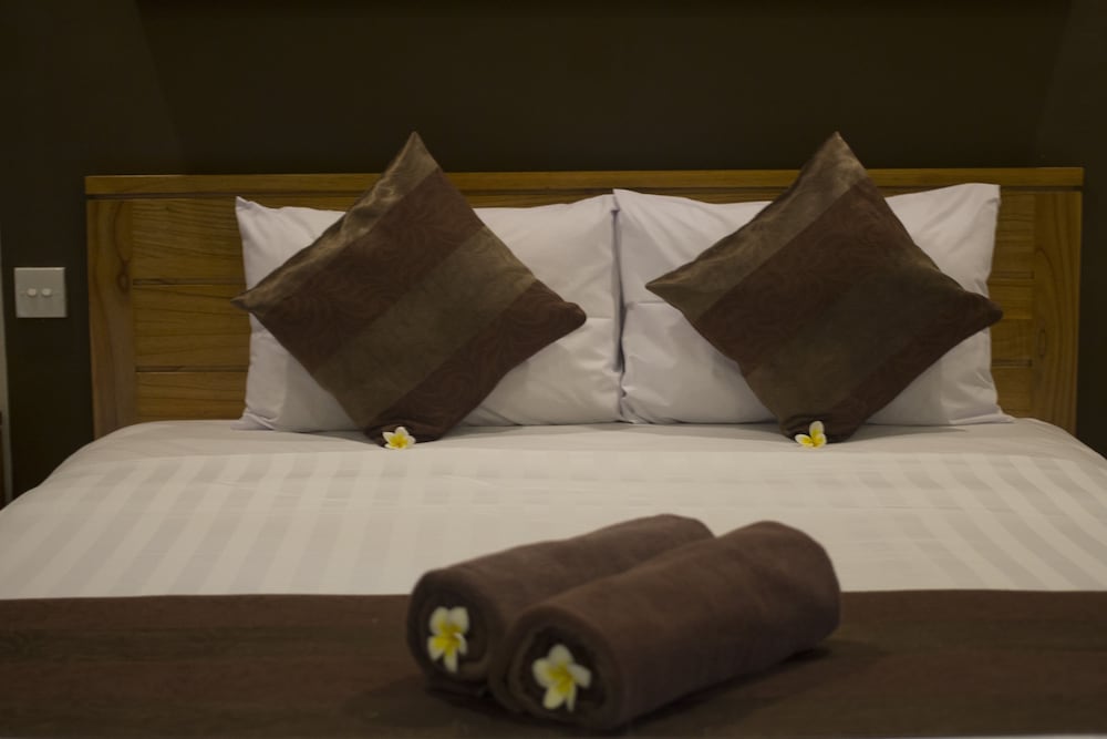Deluxe Room - Photo 11