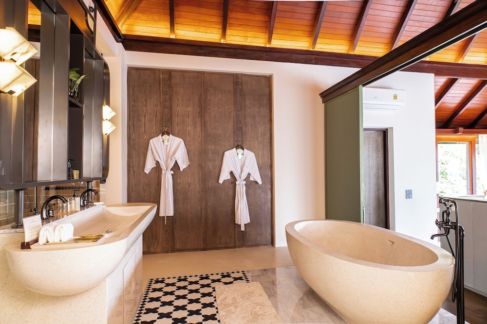 3 Bedroom Premium Waterfall Pool Villa photo 3