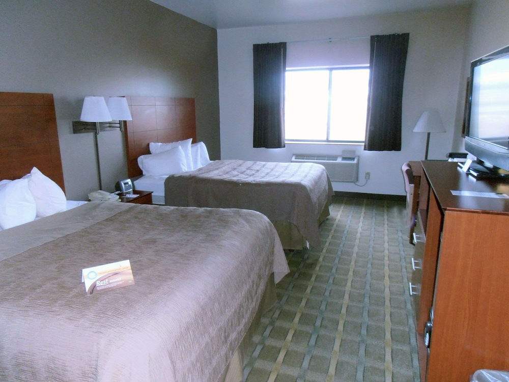 Standard Room, 2 Queen Beds, Smoking - Photo 3