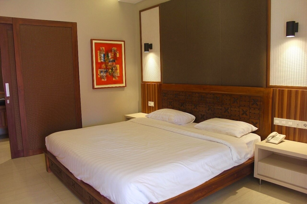 Superior Room, 1 King Bed, Non Smoking photo 1