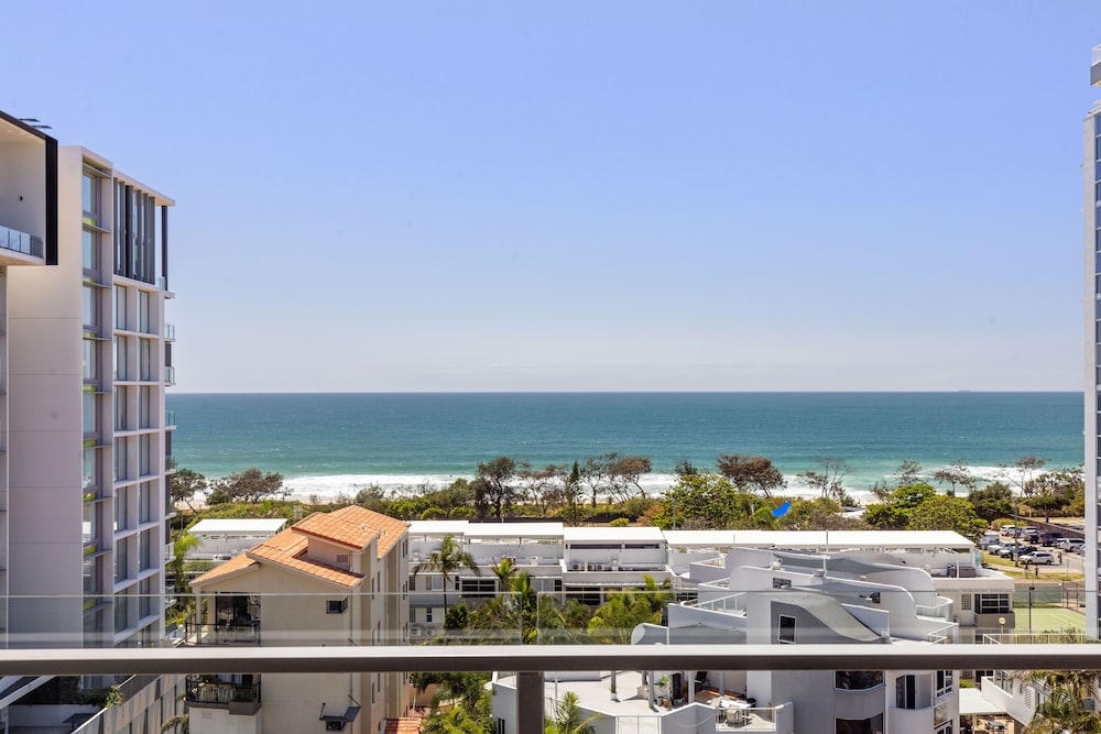 One Bedroom Ocean View Apartment photo 2