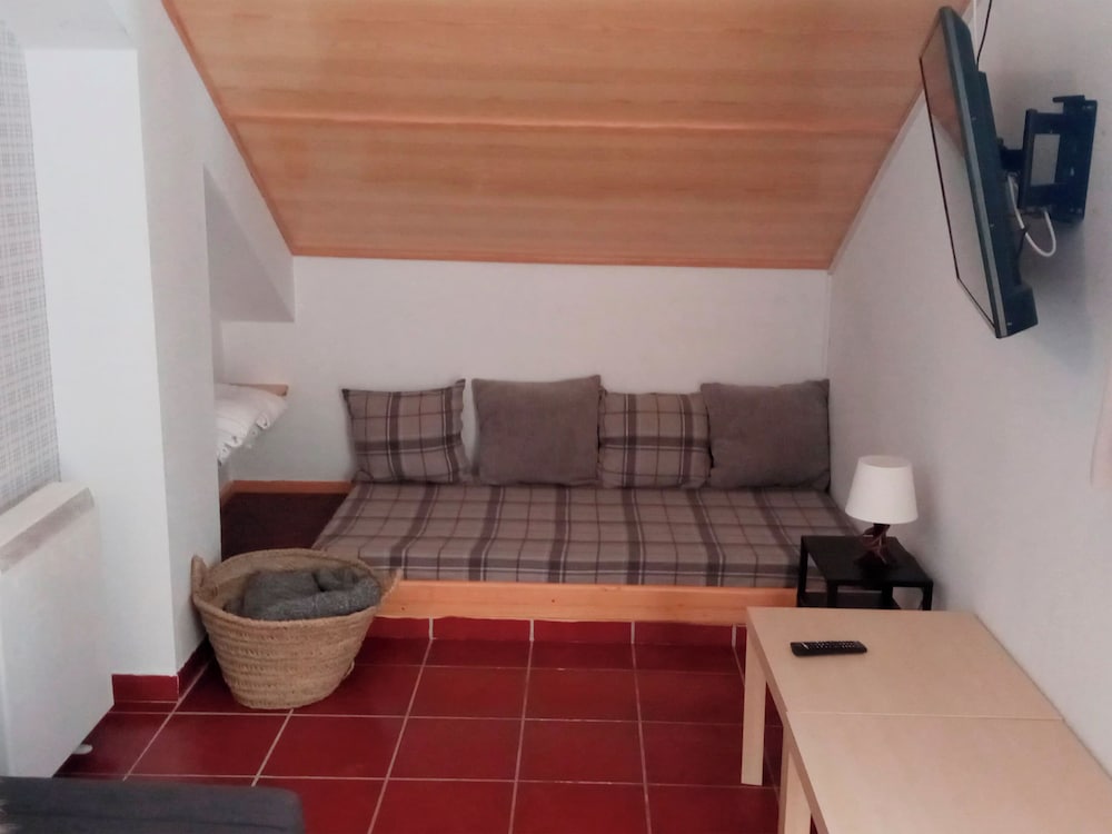 Basic Apartment photo 3