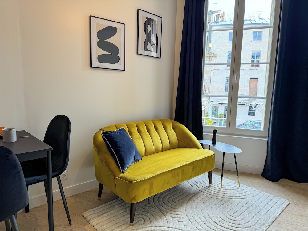 Superior Studio Suite, City View photo 2