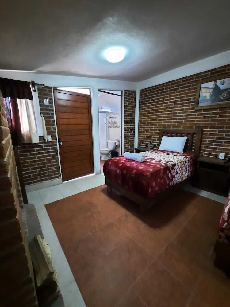 Cabin, 1 Bedroom, Fireplace, Garden Area photo 3