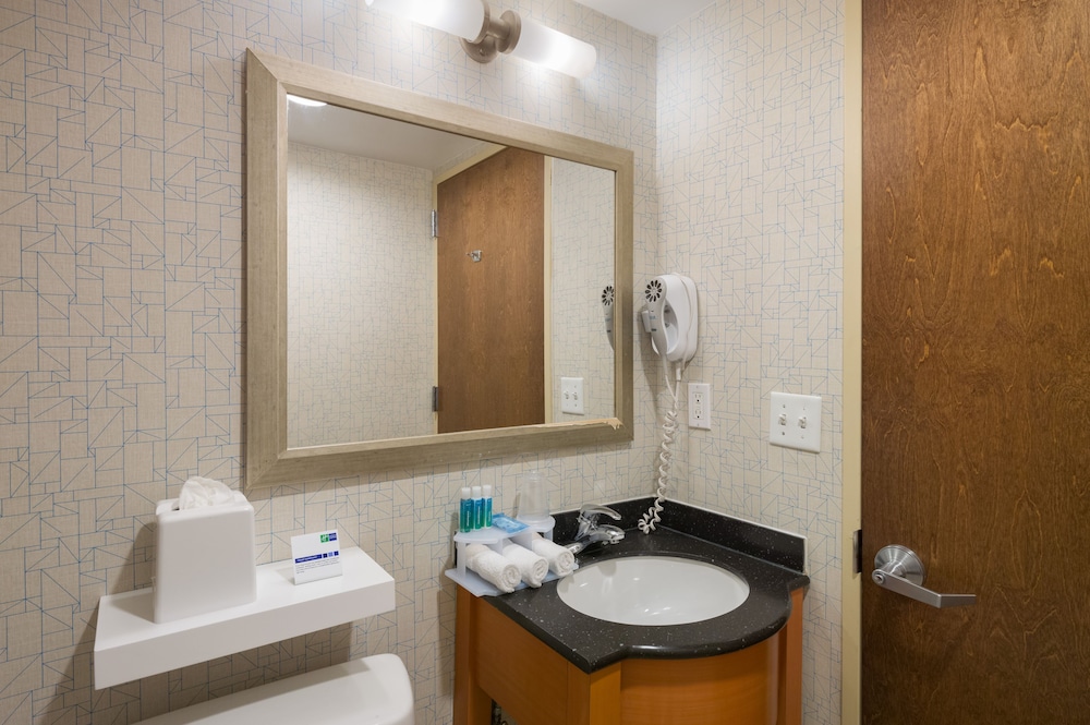 Standard Room, 2 Double Beds, City View photo 3