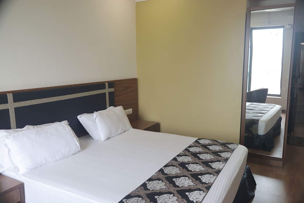 Executive Room photo 1
