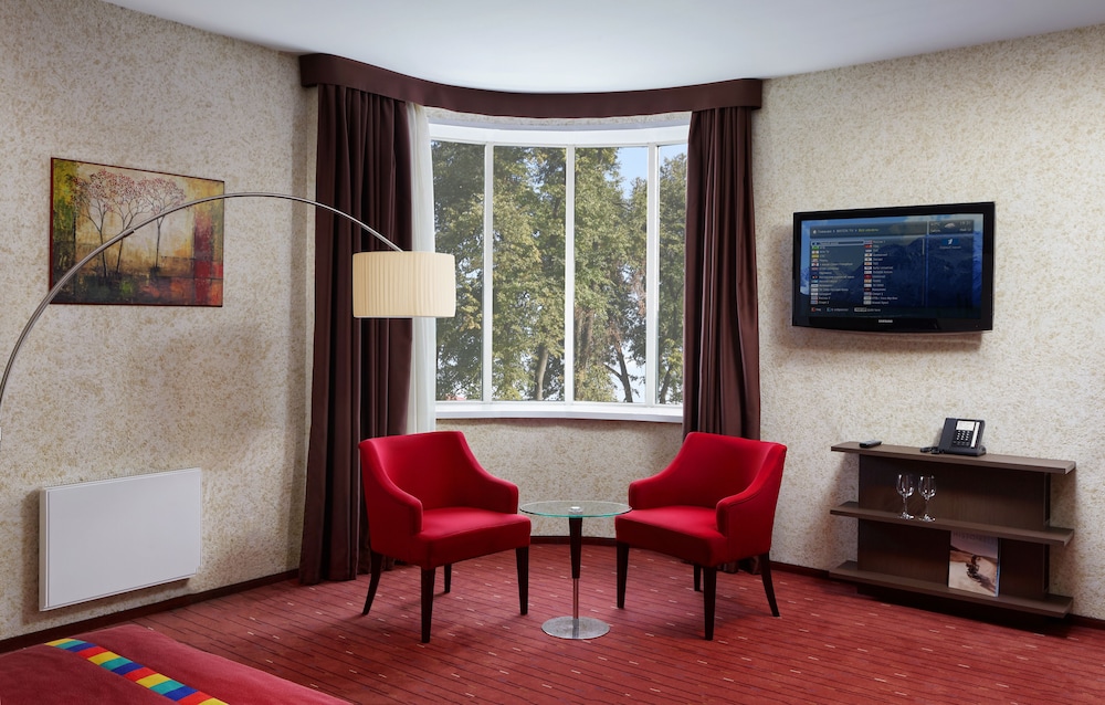 Suite, 1 Bedroom photo 2