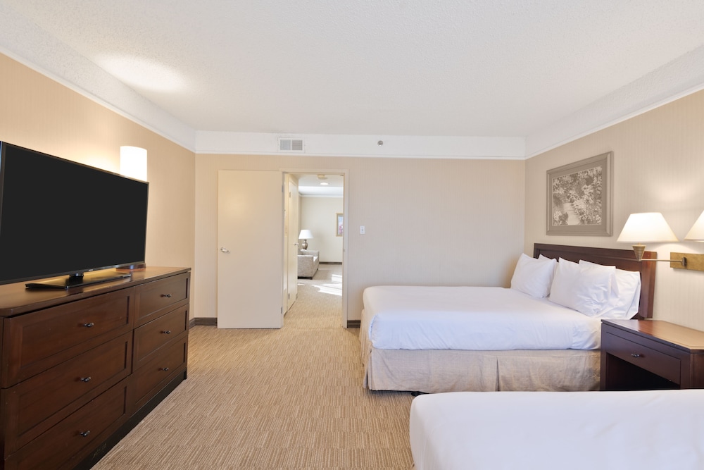 Two Double Bed Suite - Photo 1