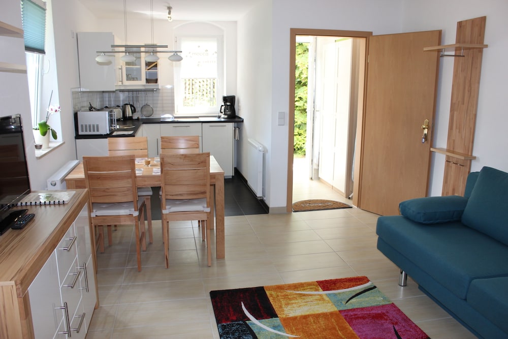 Deluxe Apartment, 1 Bedroom, Kitchen, Garden View (Dresden) photo 1