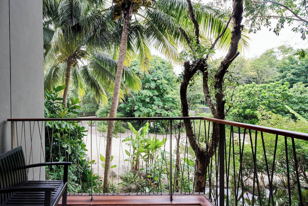 Room, 2 Double Beds, Garden View (Balcony) - Photo 4