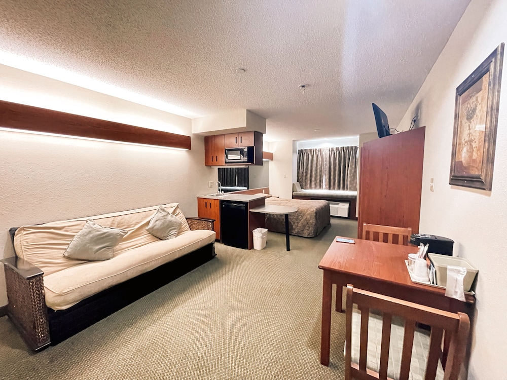 Single Room, 1 Queen Bed, Smoking photo 2