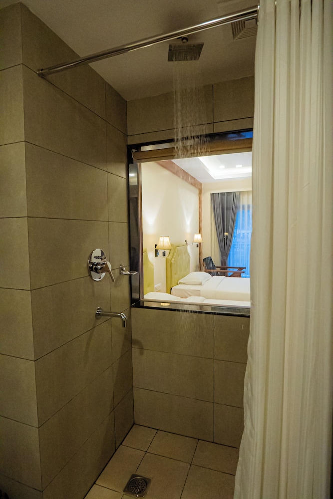 Deluxe Twin Room - Photo 19