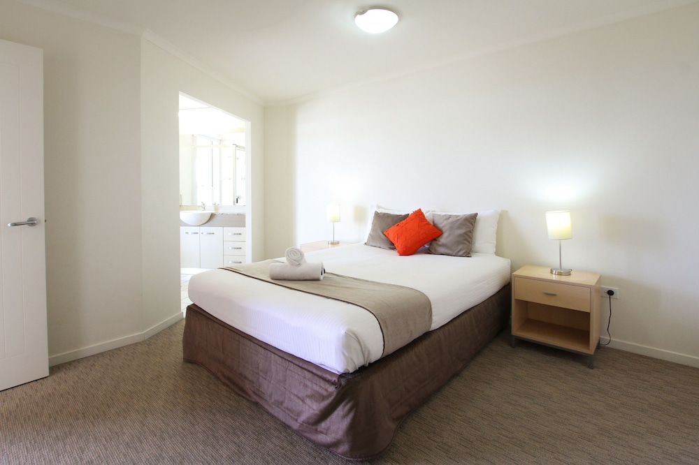 One Bedroom Apartment - Photo 1