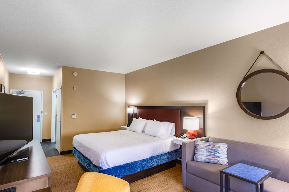 Room, 1 King Bed, Accessible - Photo 1