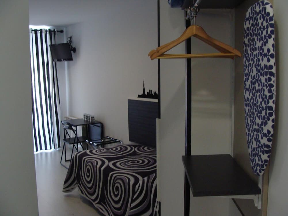 Quadruple Room, Private Bathroom photo 2