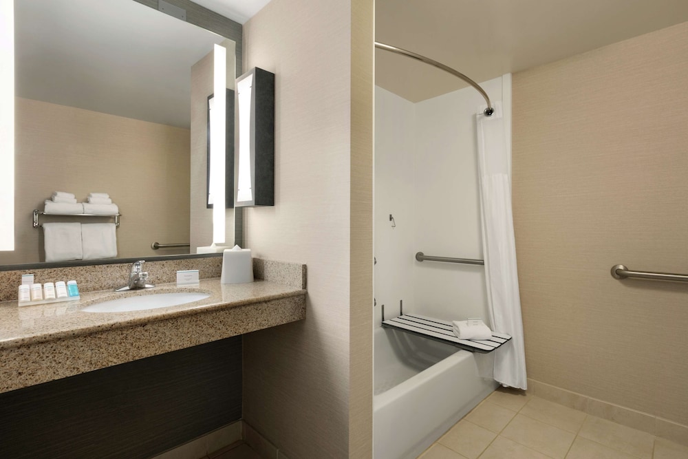 Room, Accessible - Photo 4