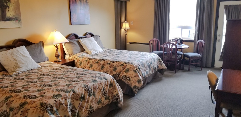 Deluxe Room, 2 Queen Beds
