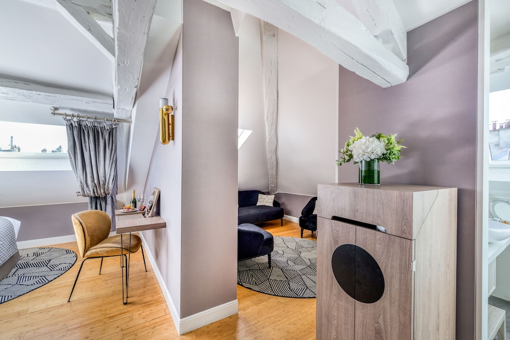 Executive Room