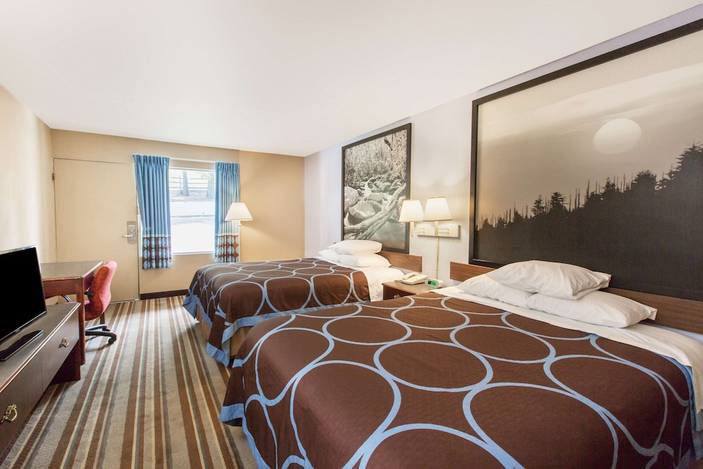 Room, 2 Queen Beds, Non Smoking - Photo 1