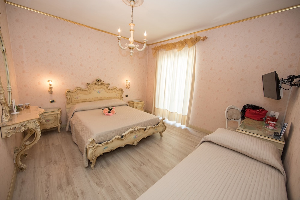 Deluxe Triple Room photo 1