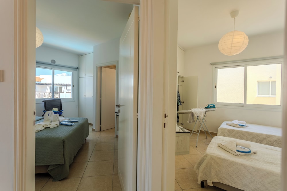 Apartment photo 2