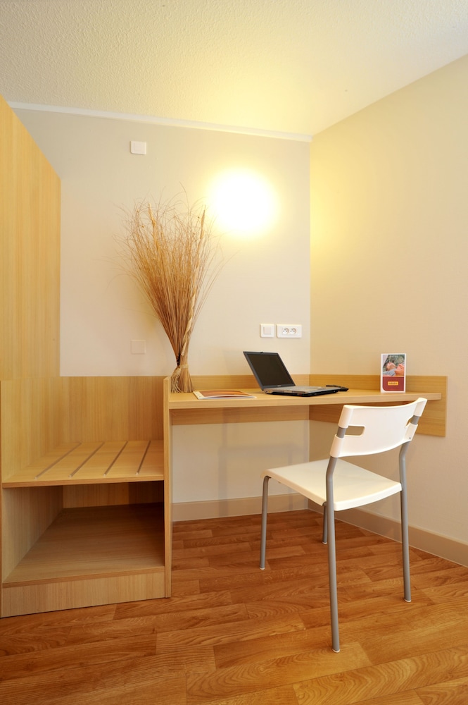 Triple Room, 3 Twin Beds photo 3