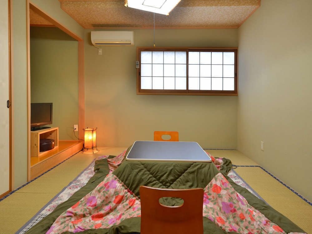 Japanese Style Room For 2 Guests With Private Bathroom (Asagiri)