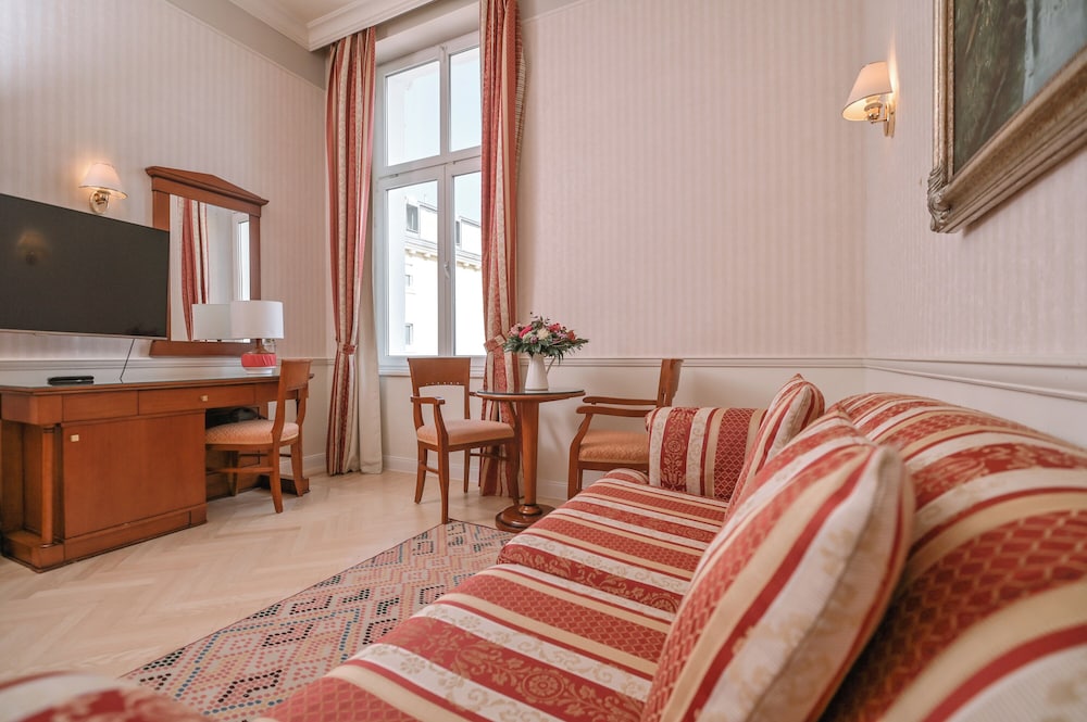 Family Room, Balcony, Sea View photo 2