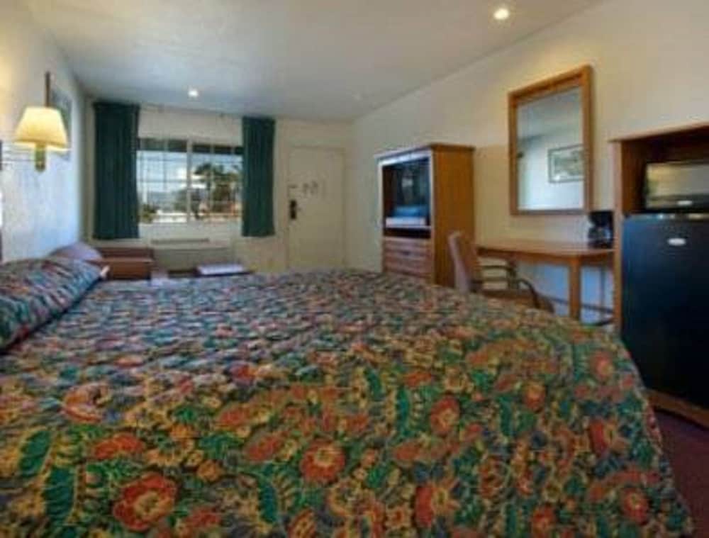 King Jacuzzi Room Non-Smoking photo 3