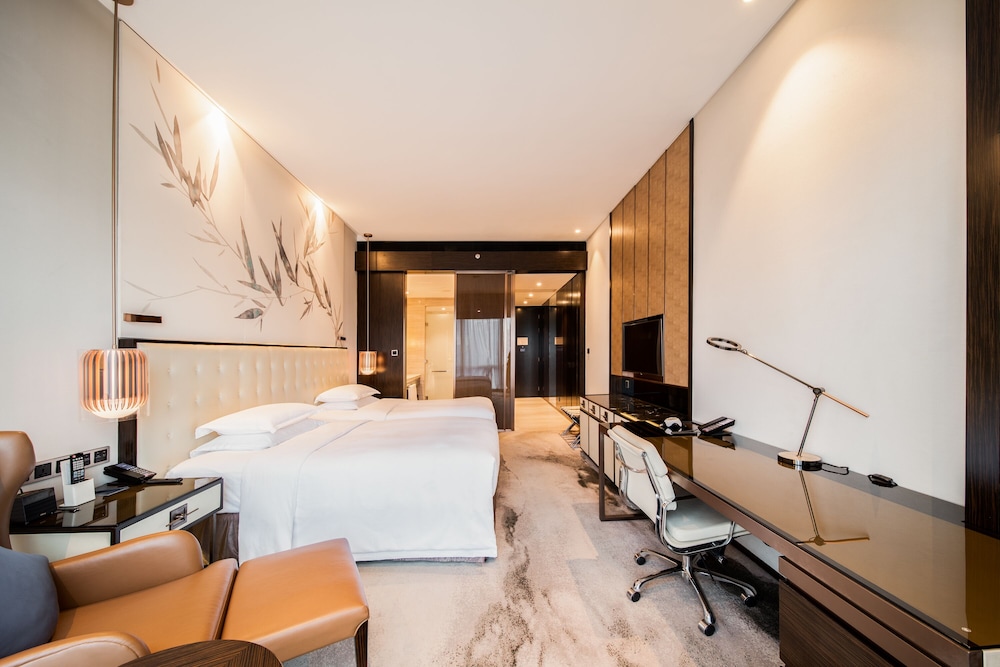 Deluxe Room, 2 Twin Beds, City View
