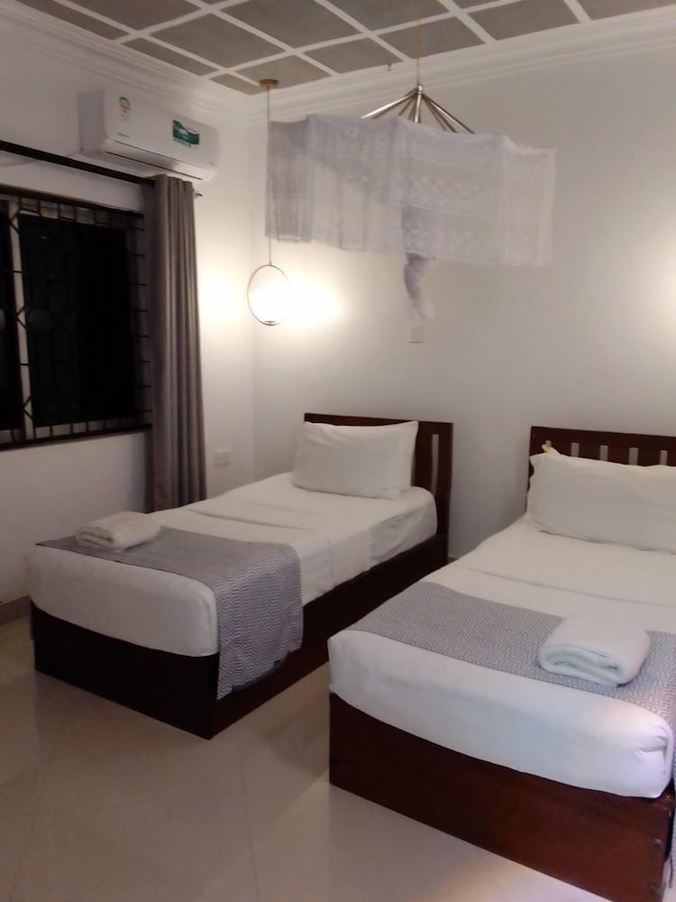 Twin Room, Courtyard View