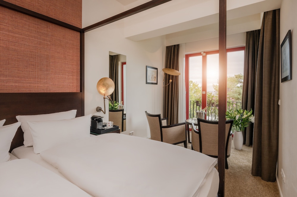 Single Room (Sea Side)