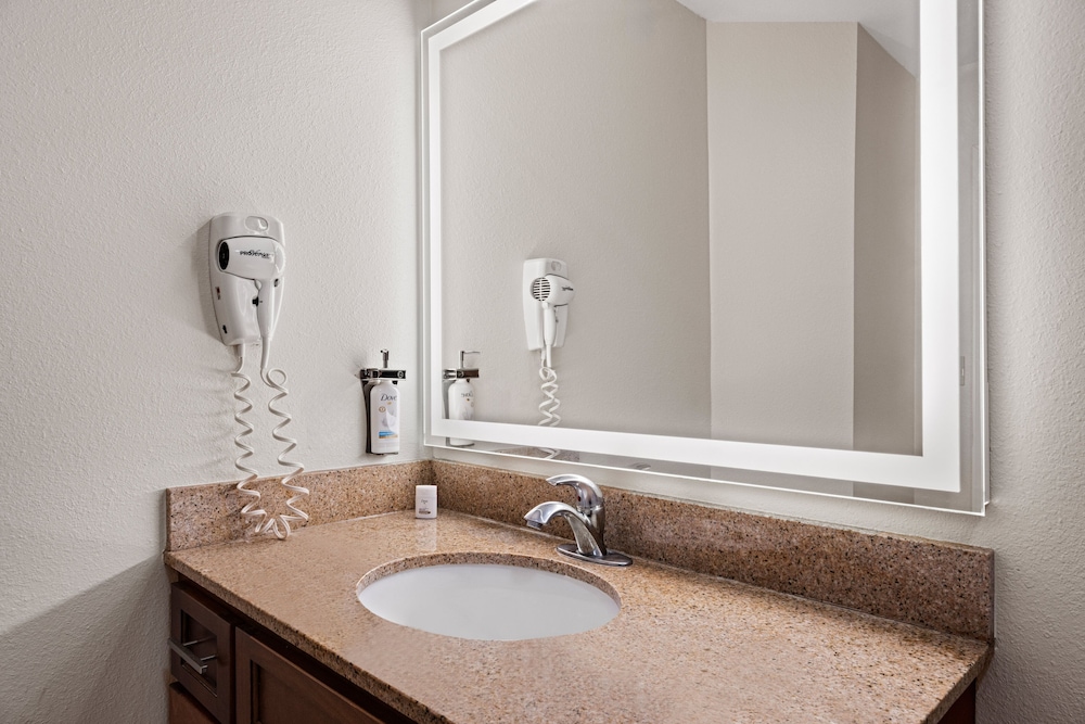 Studio Suite, 2 Queen Beds (Comm) - Photo 10