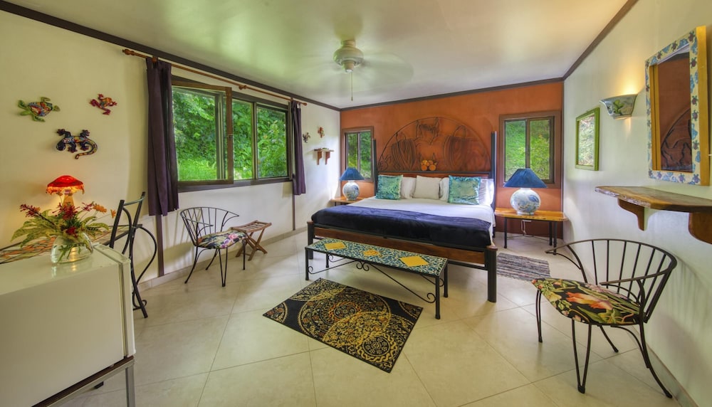 Room, Garden View (Turtle Room)