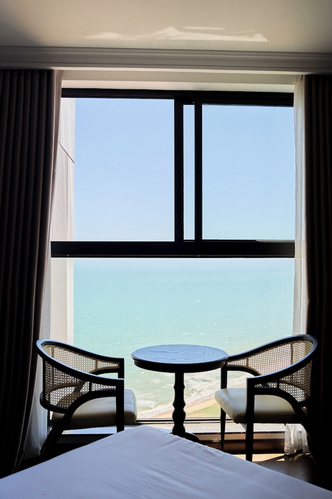 Family Room, Sea View