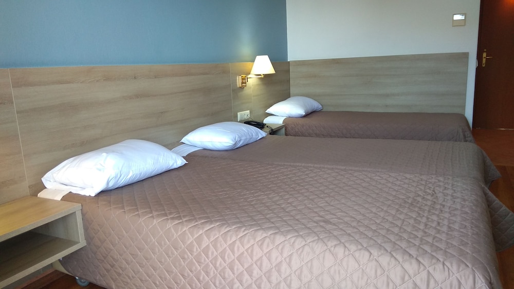 Economy Triple Room