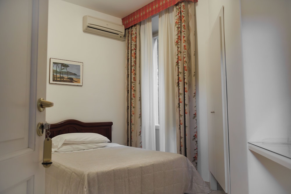 Standard Single Room photo 1