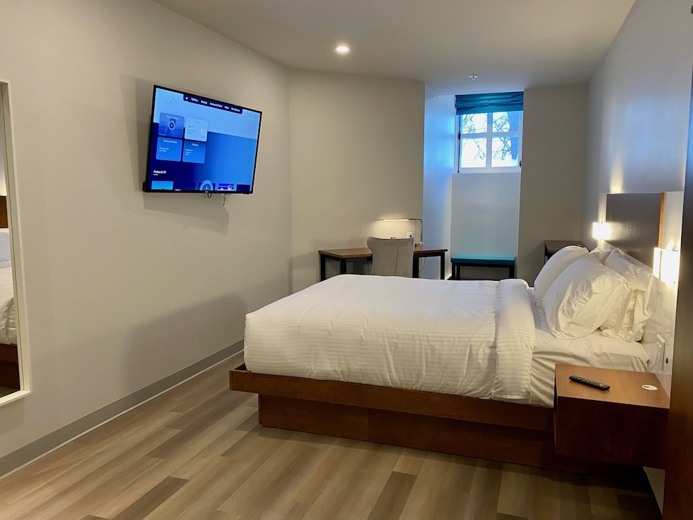 Economy Room