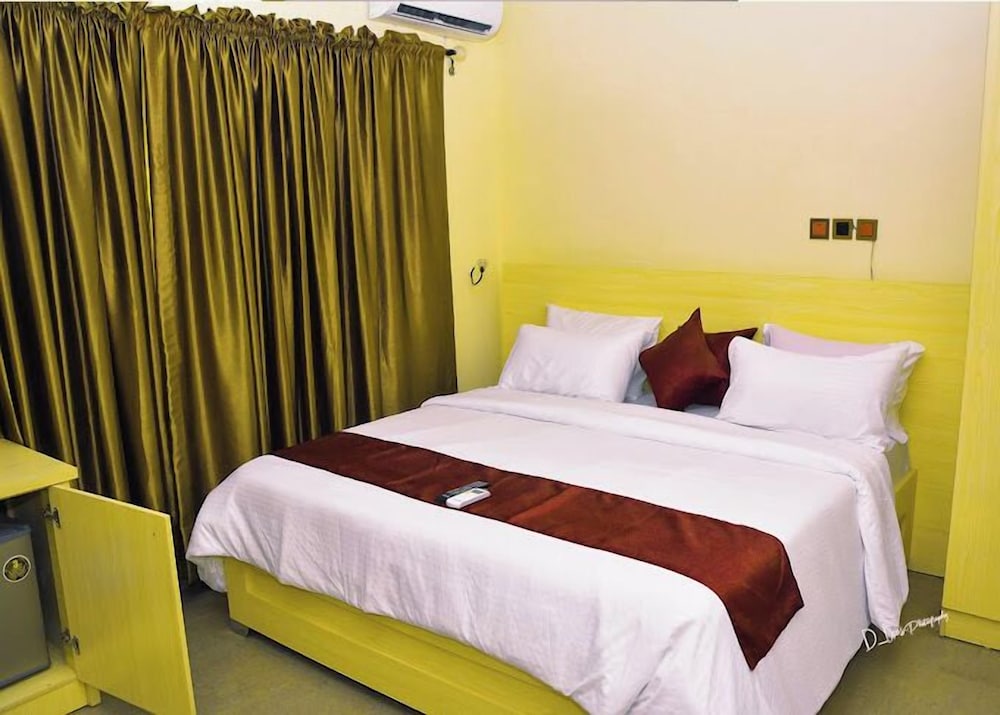 Economy Room, Balcony, City View photo 3
