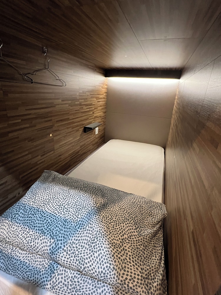 Basic Shared Dormitory, Women only