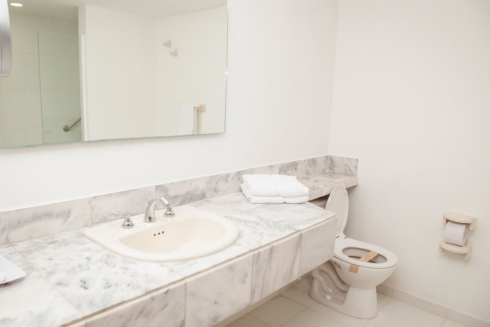 Double Room - Photo 6