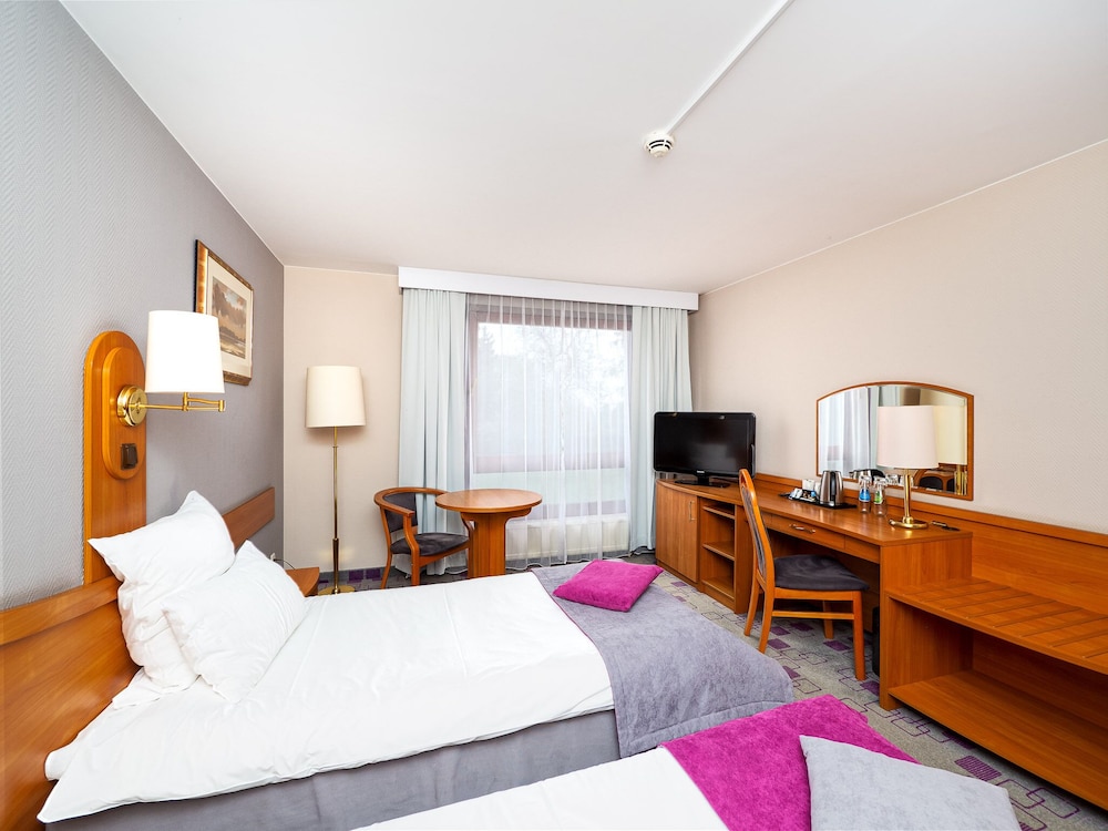Standard Twin Room, 2 Twin Beds - Photo 1