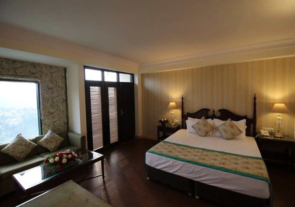 Luxury Room with Balcony & Valley views photo 3