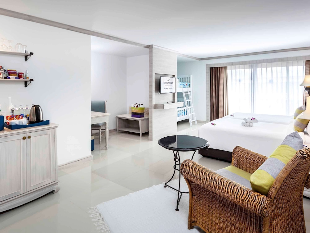Family Suite, 1 King Bed photo 3