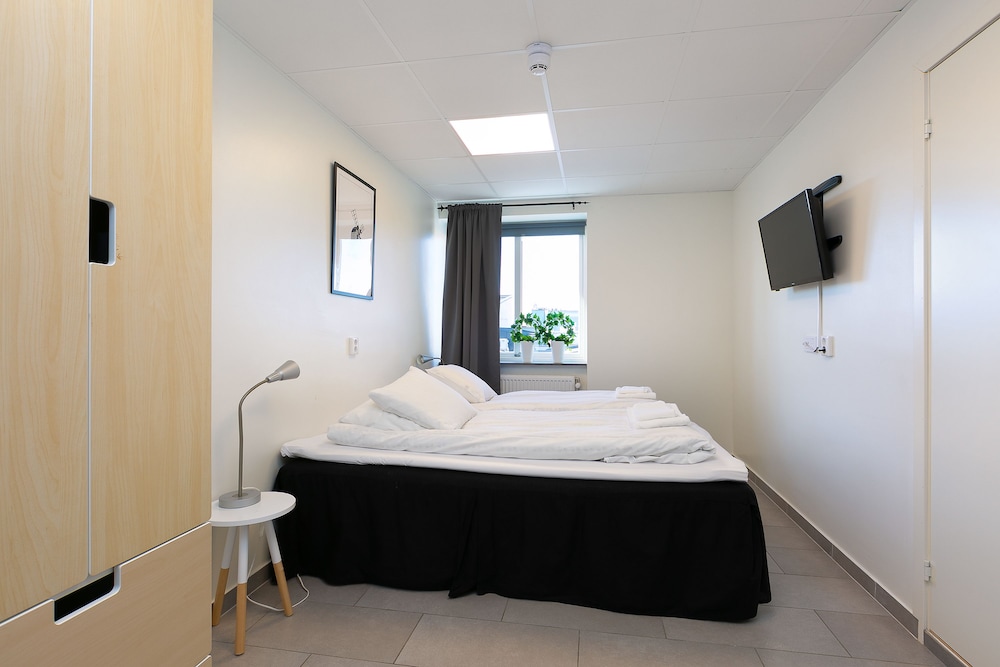 Economy Double Room, 1 Bedroom, Shared Bathroom photo 2
